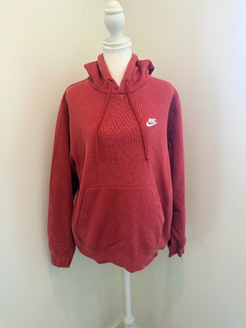 Nike Sportswear Club Fleece Hoodie – Burgundy/Team Red (Men's Size M)